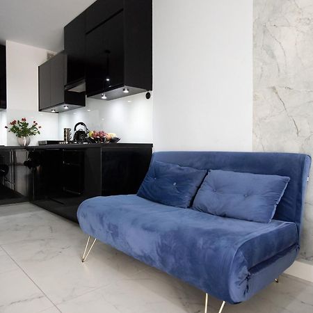 Apartament Jacuzzi กดิเนีย ภายนอก รูปภาพ